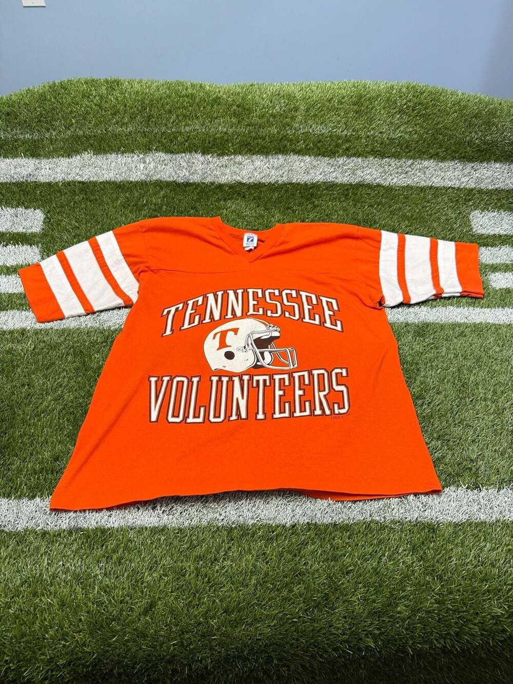 Vintage 80s Tennessee Volunteers Football Helmet T-Shirt Orange Large